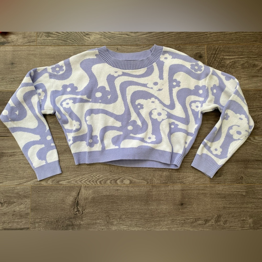 3/$30 Hollister purple retro flower cropped crewneck sweater 100% cotton